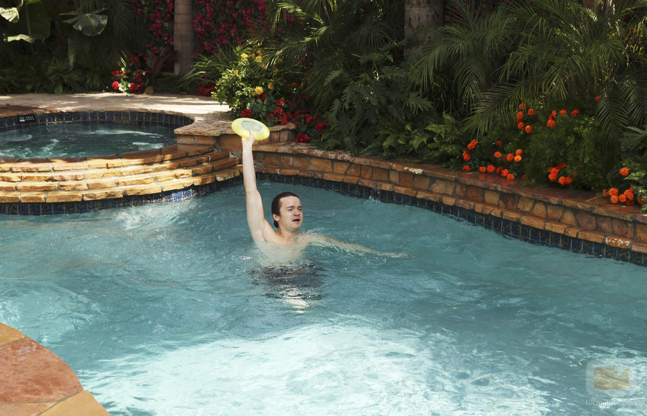 Travis en la piscina