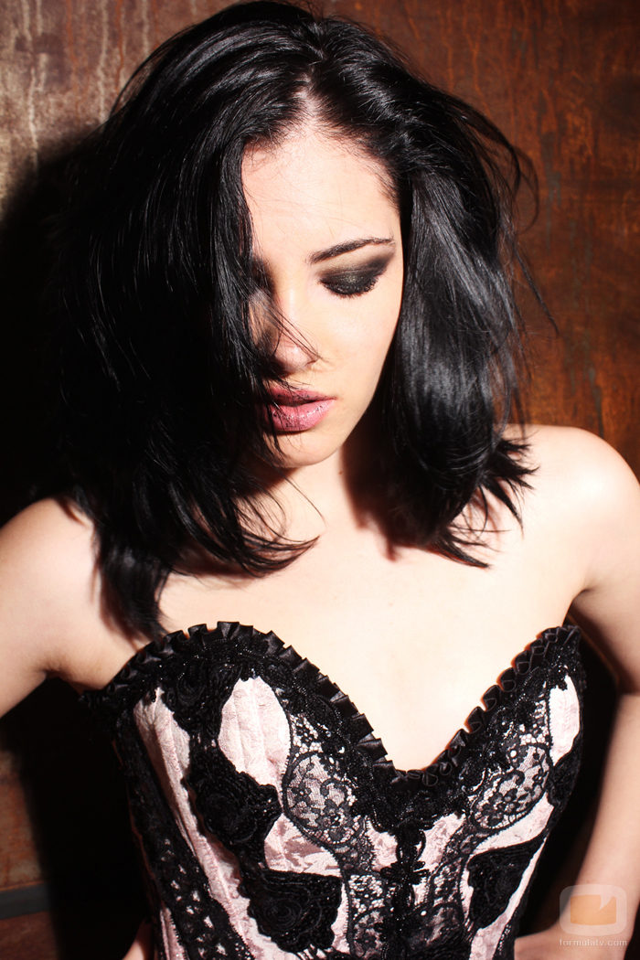 Andrea Duro con un corsé