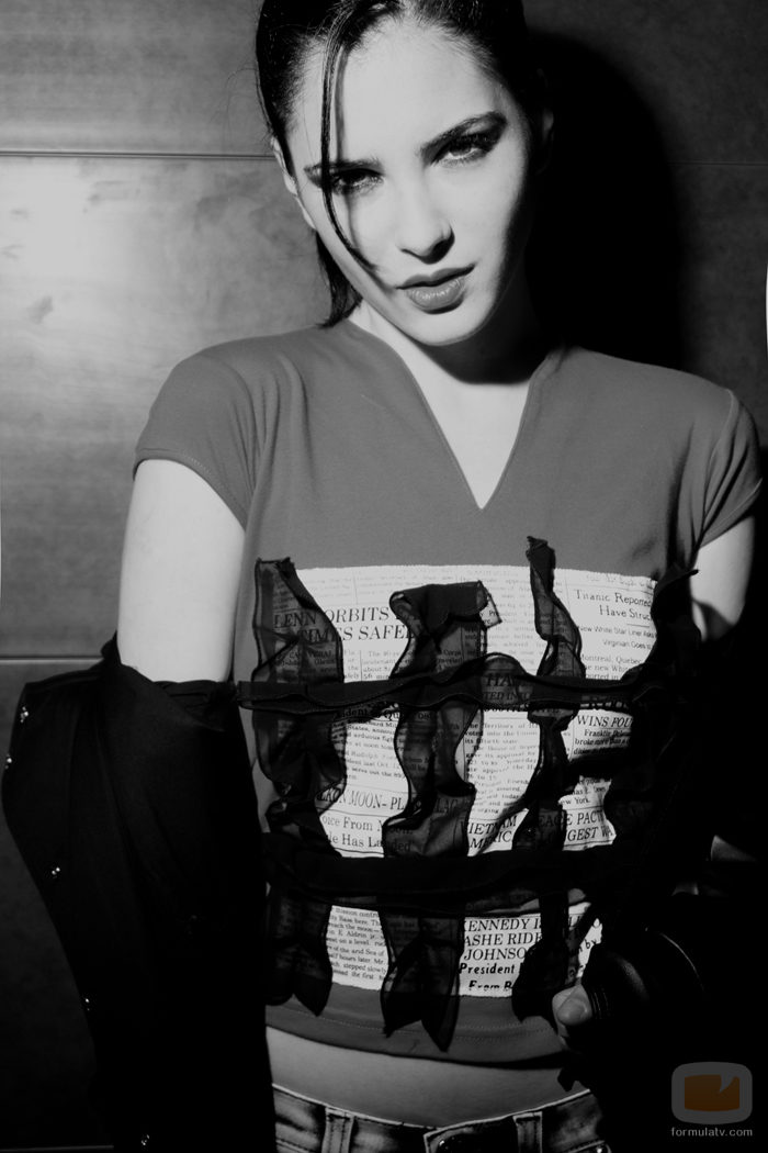 Andrea Duro posa para Overlay