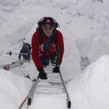 Jesús Calleja escalando entre la nieve en 'Desafío extremo'