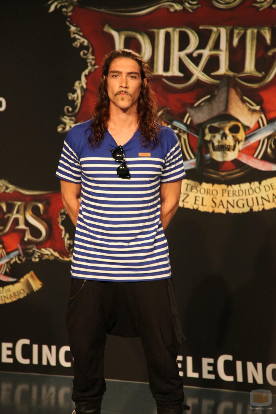 Óscar Jaenada es Álvaro Mondego en 'Piratas'