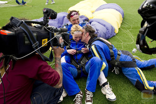 Patricia Conde y Miki Nadal se acaban de lanzar en paracaídas