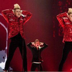 Jedward (Irlanda) en la final de Eurovisión 2011