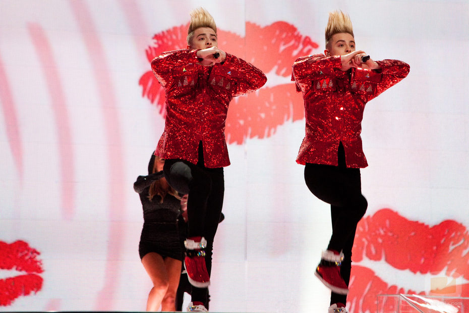 Los gemelos irlandeses Jedward