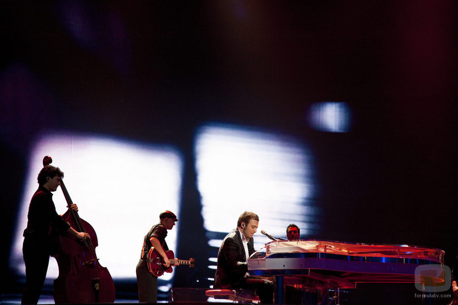 Raphael Gualazzi (Italia) en la final de Eurovisión 2011