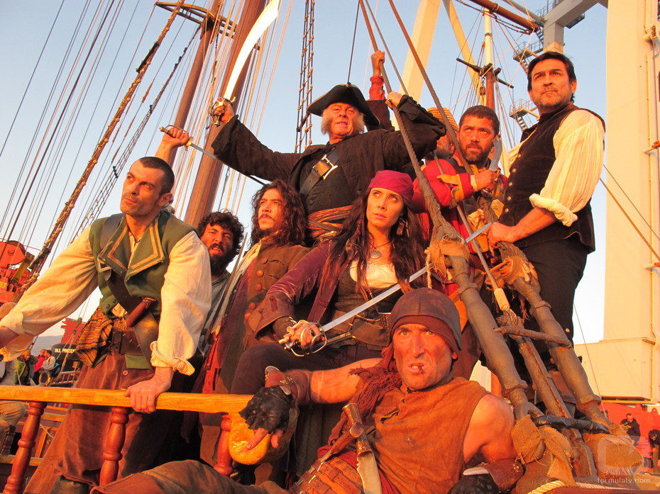 El reparto de 'Piratas' al atardecer