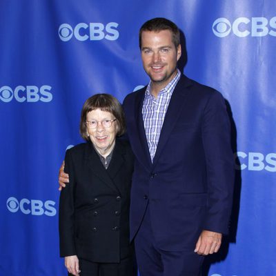 Linda Hunt y Chris O'Donnell en los Upfronts 2011 de CBS