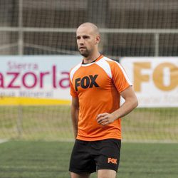 Gonzalo Miró jugando al fútbol