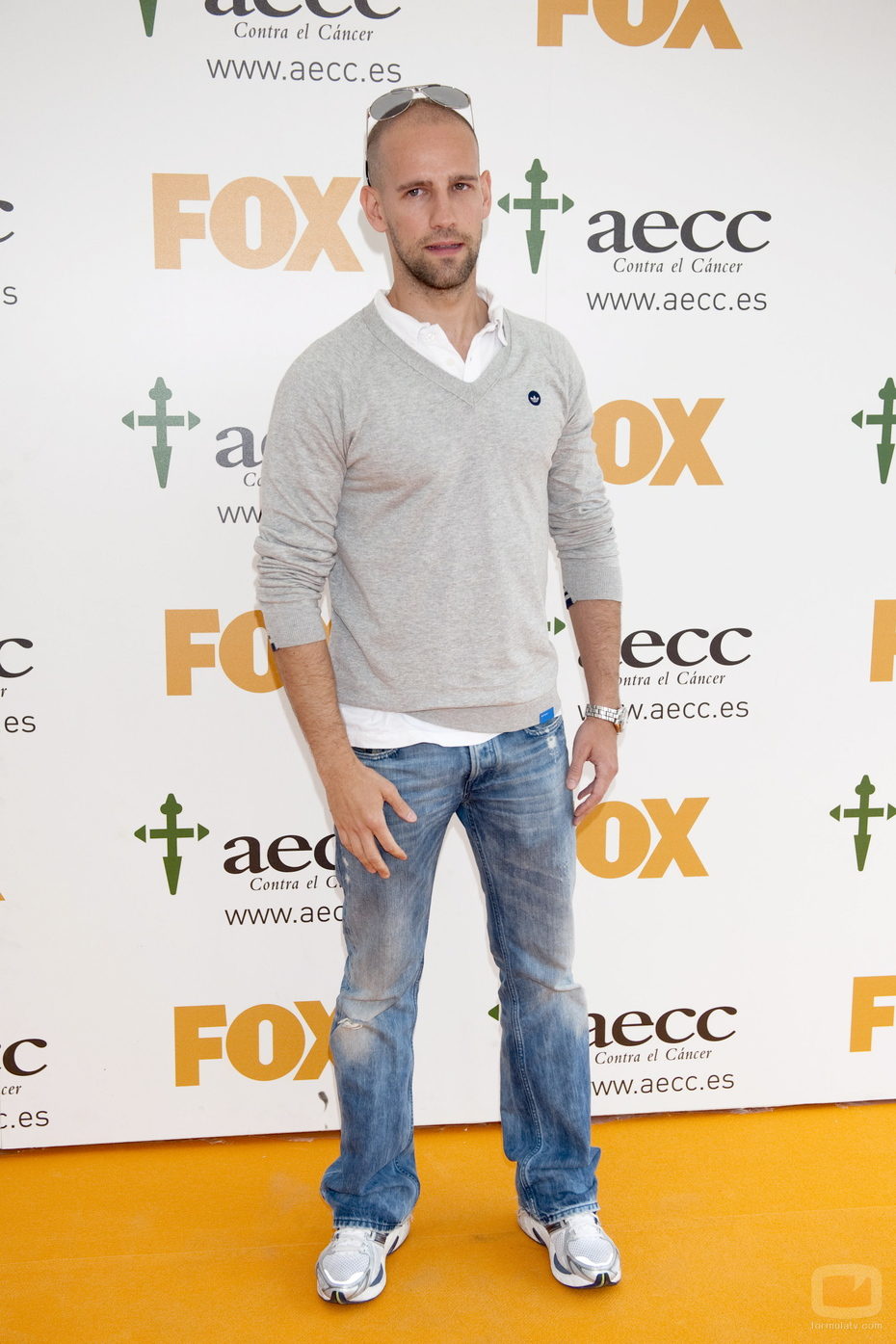 Gonzalo Miró en el photocall del partido de Fox