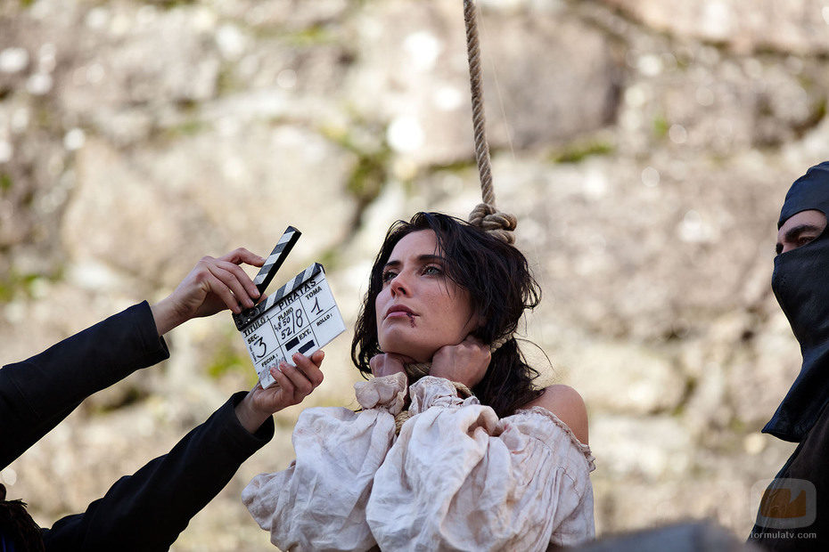 Pilar Rubio, ahorcada en 'Piratas'