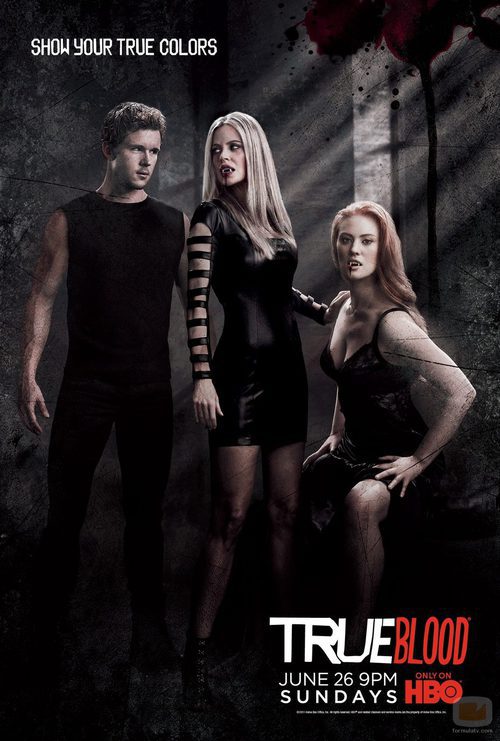 Cartel promocional de la cuarta temporada de 'True Blood' en negro