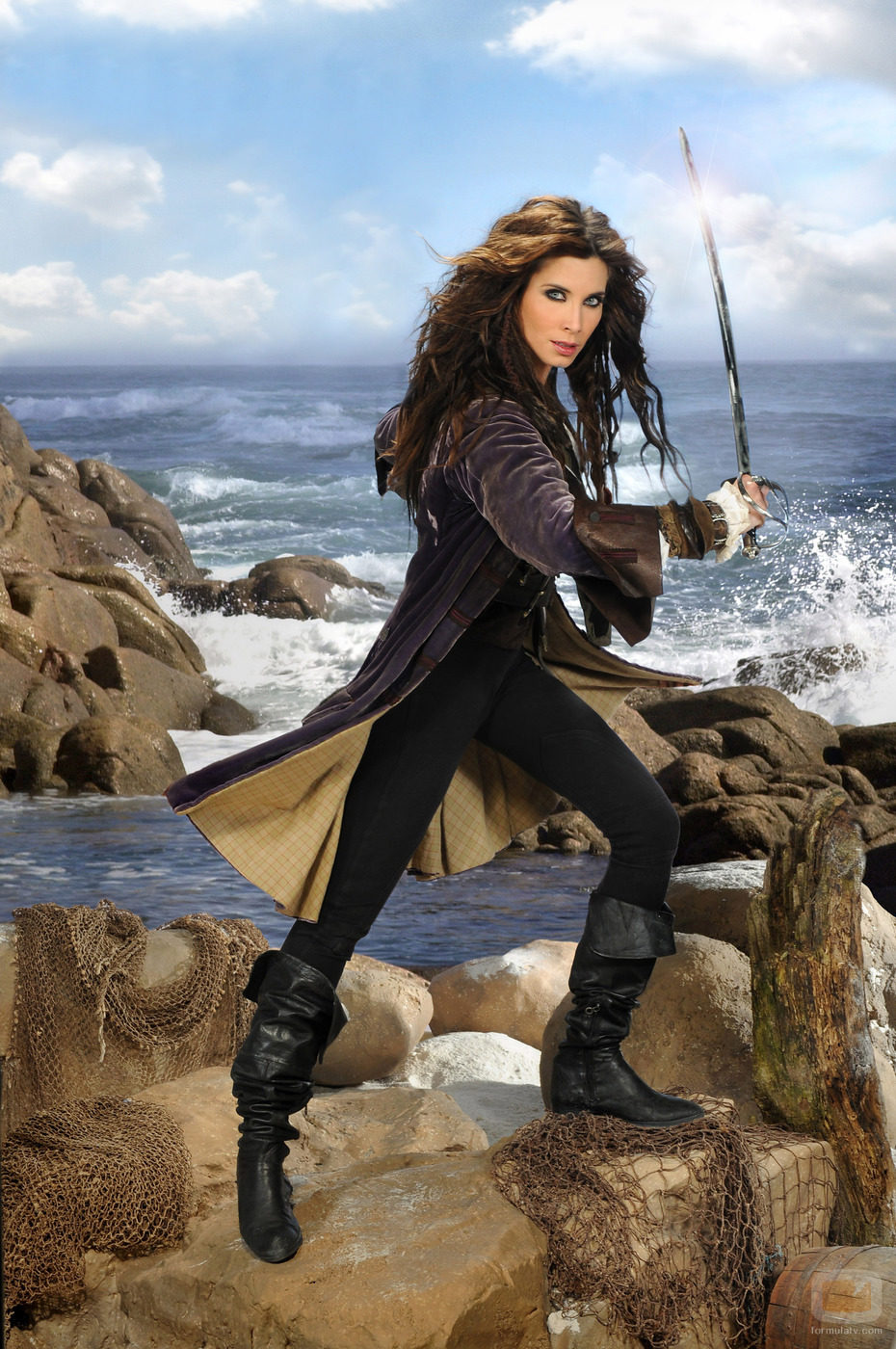 Carmen Bocanegra (Pilar Rubio), preparada para la acción en 'Piratas'