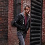 Theo James es Jed en 'Bedlam'