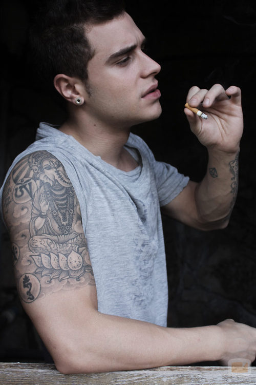 Adrián Rodríguez luce su tatuaje 