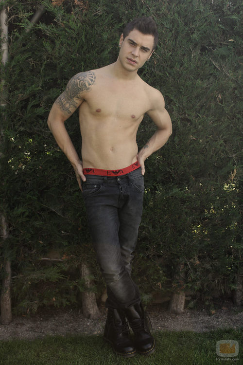 Adrián Rodríguez muestra pectorales