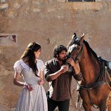 Álex García y Dafne Fernández en 'Tierra de Lobos'