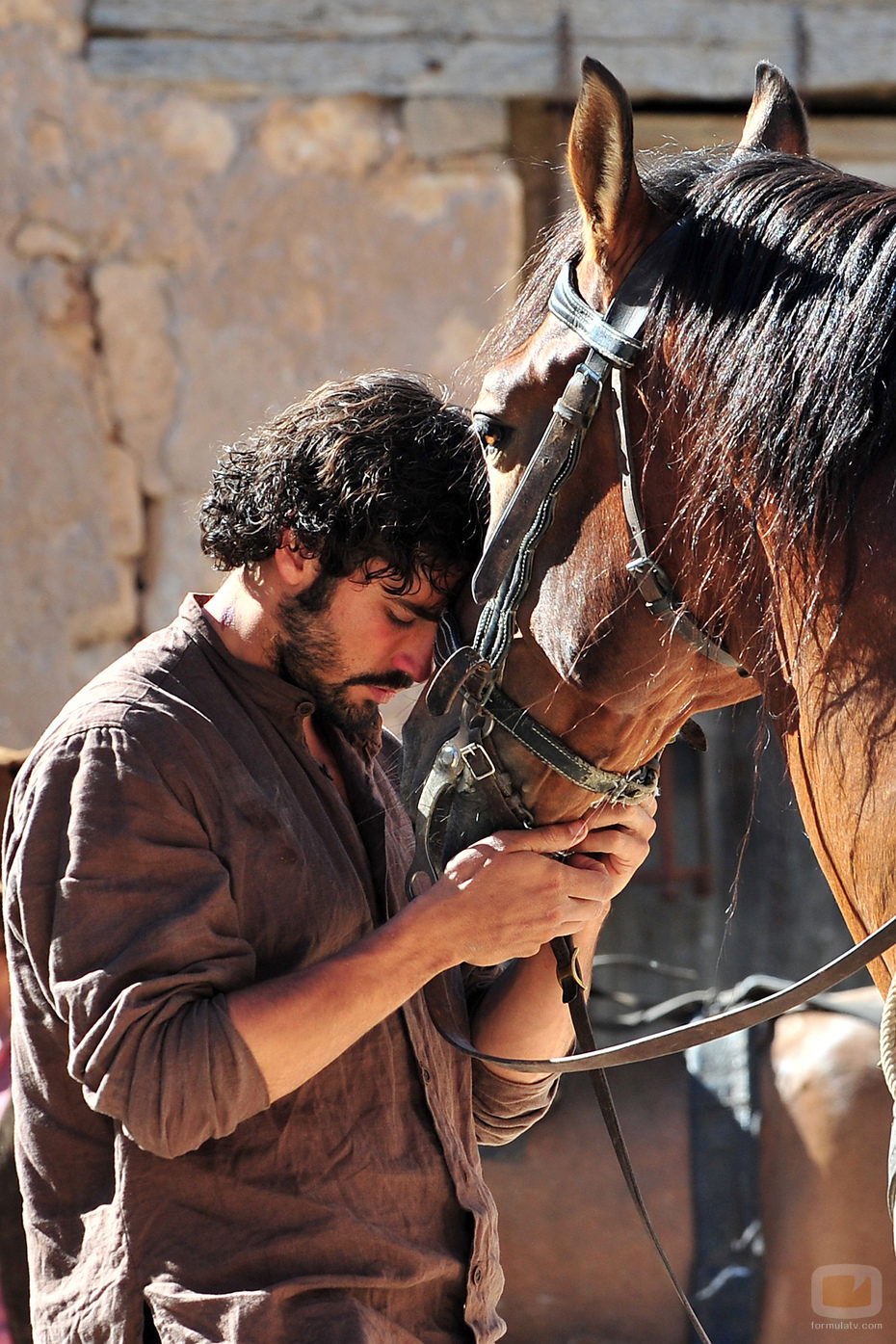 Álex García con su caballo en 'Tierra de Lobos'