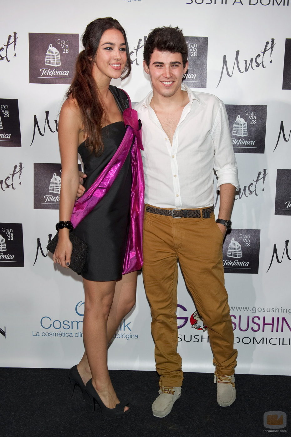 Ángel Capel y Diana, de Venus, durante los premios Must! 2011