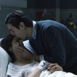 Jaime besa a una desconsolada Margot