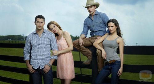Jesse Metcalfe, Julie Gonzalo, Josh Henderson y Jordana Brewster en 'Dallas'