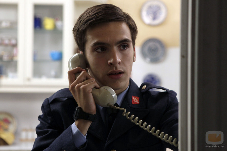 Últimos días de Carlos Alcántara en la mili en 'Cuéntame cómo pasó'