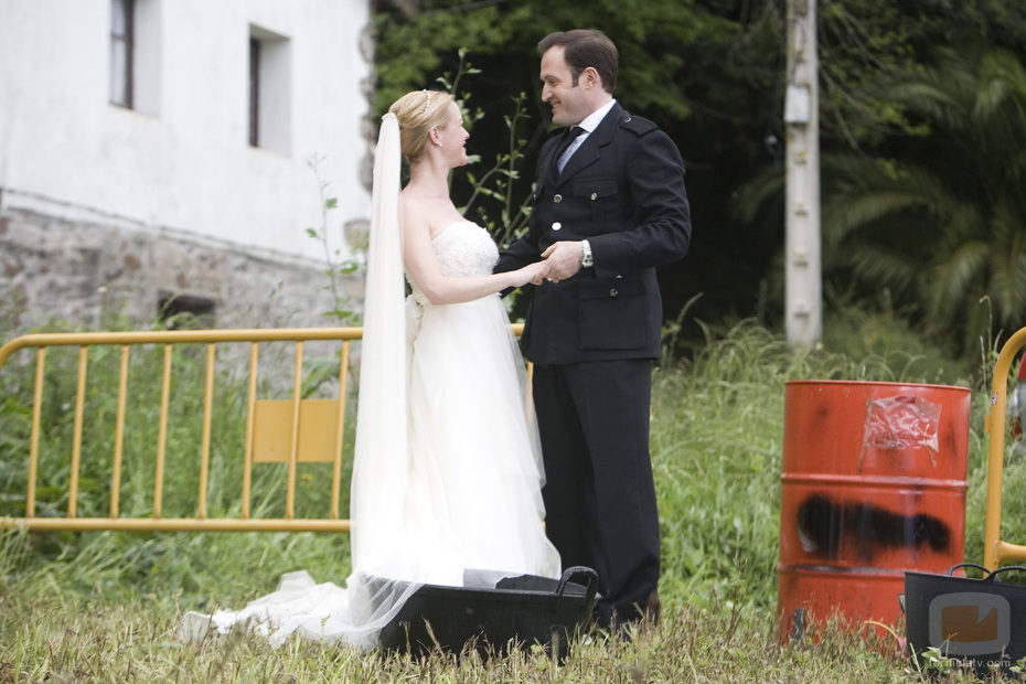 La boda de Alfredo y Elena en el final de 'Doctor Mateo'