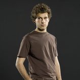 Álvaro Cervantes es Marcos en 'Punta Escarlata'