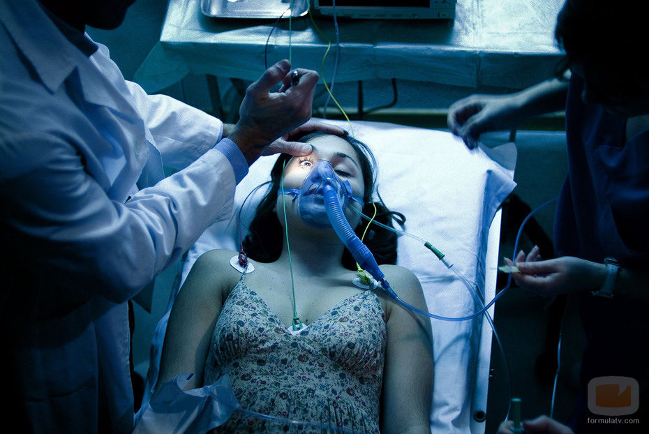 Nadia de Santiago en 'Punta Escarlata'