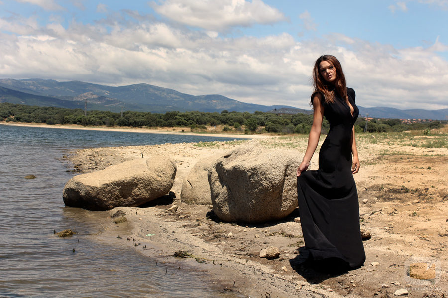 Ana Rujas con un vestido negro