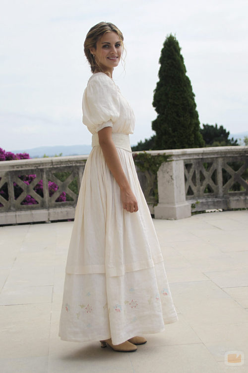 Amaia Salamanca, vestida de época para 'Gran Hotel'