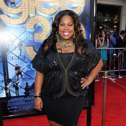 Amber Riley en la alfombra roja de 'Glee'