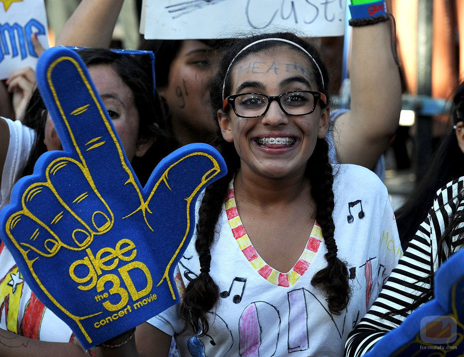 Una fan en el estreno de 'Glee: The 3D Concert Movie'