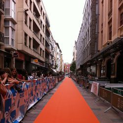 Nueva alfombra naranja para el estreno de 'El barco'