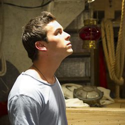 Ulises mira al techo en el inicio de temporada de 'El Barco'