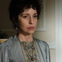 Doña Teresa (Adriana Ozores) es la dueña del 'Gran Hotel'