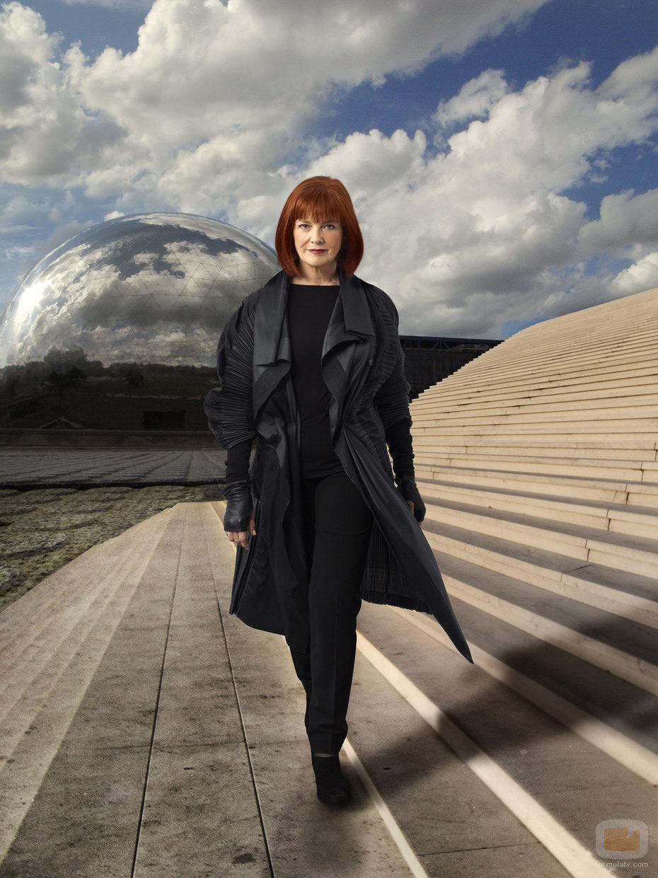 Blair Brown es Nina Sharp en la cuarta temporada de 'Fringe'