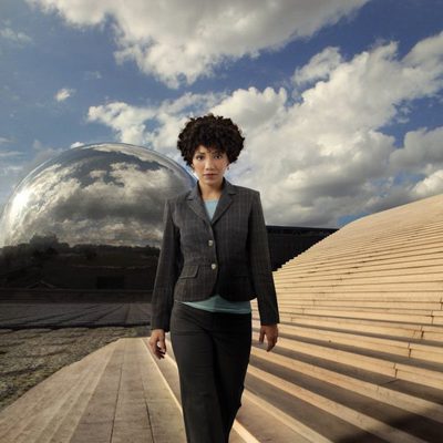 Jasika Nicole es Astrid en la cuarta temporada de Fringe