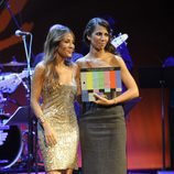 Ruth Jiménez entrega el premio Pasión de Críticos a Ana Pastor