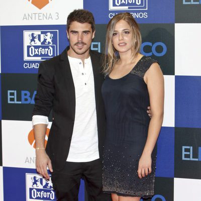 Javier Hernández y Marina Salas posan en la presentación de 'El barco'