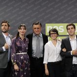 El equipo de 'El intermedio' posa en el plató del programa