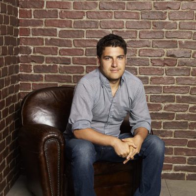 Adam Pally es Max Blum en 'Happy Endings'