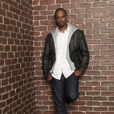 Damon Wayans Jr. es Brad Williams en 'Happy Endings'