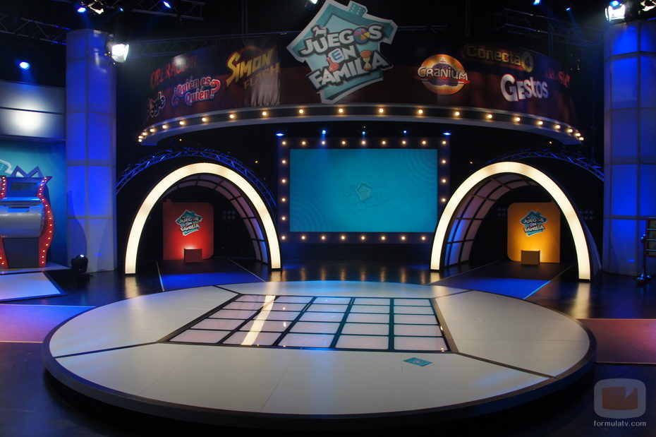 Vista frontal del plató de 'Juegos en familia'