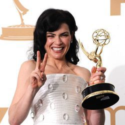 Julianna Margulies, muy contenta con su Emmy 2011