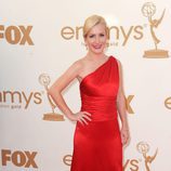 Angela Kinsey de 'The Office' en la alfombra roja de los Emmy 2011