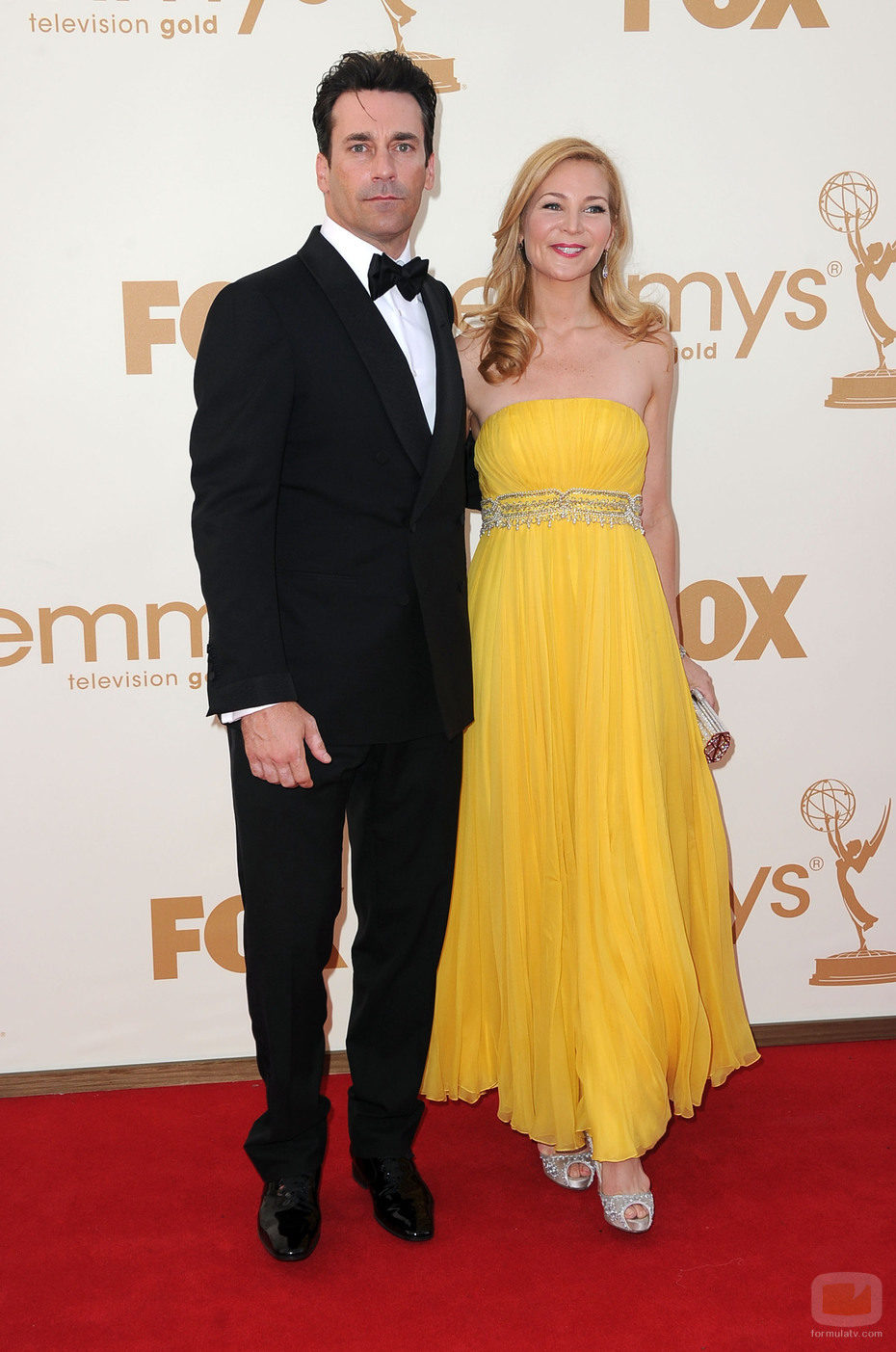 Jon Hamm y su mujer Jennifer Westfeldt en los Emmy 2011