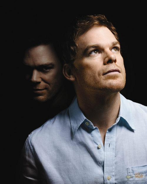 Michael C. Hall mira a 'Dexter' en un poster de la sexta temporada