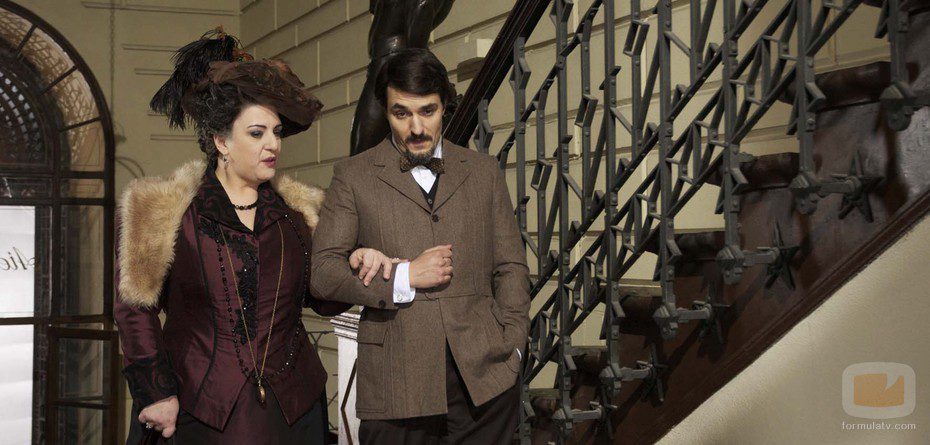 Los personajes Emilia y Arturo de 'A condesa rebelde'