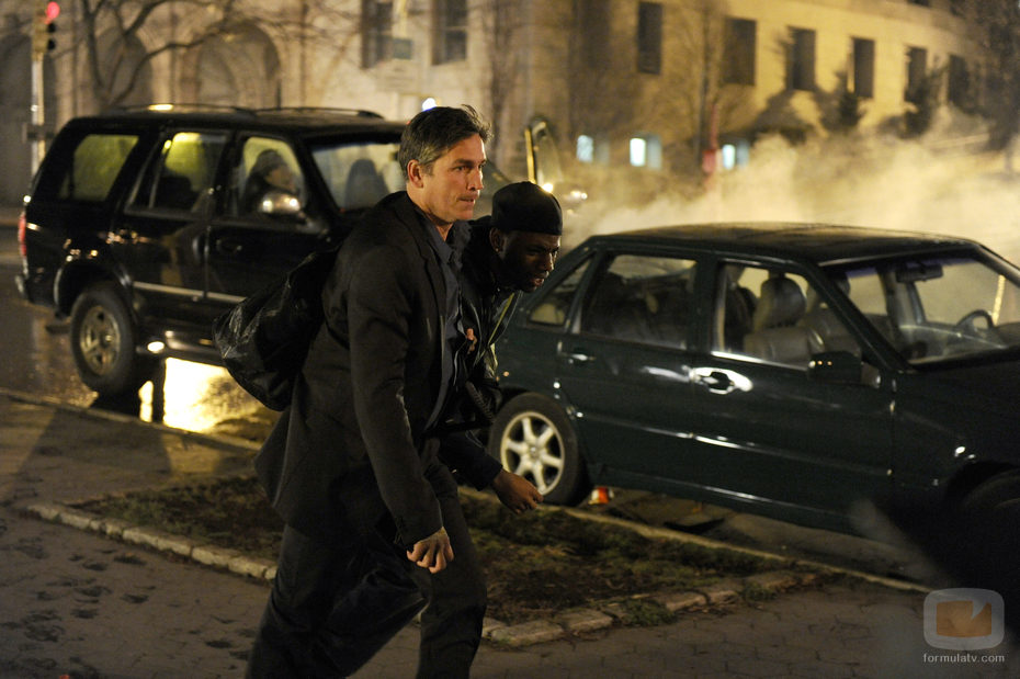 Jim Caviezel en acción en 'Person of Interest'