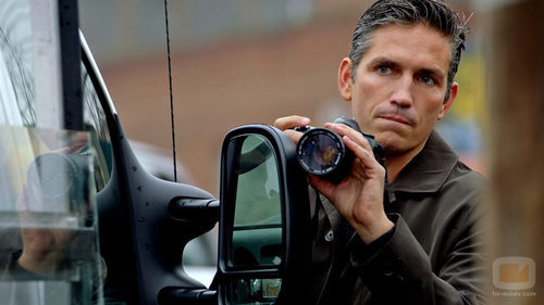 John Reese hace fotos en 'Person of Interest'